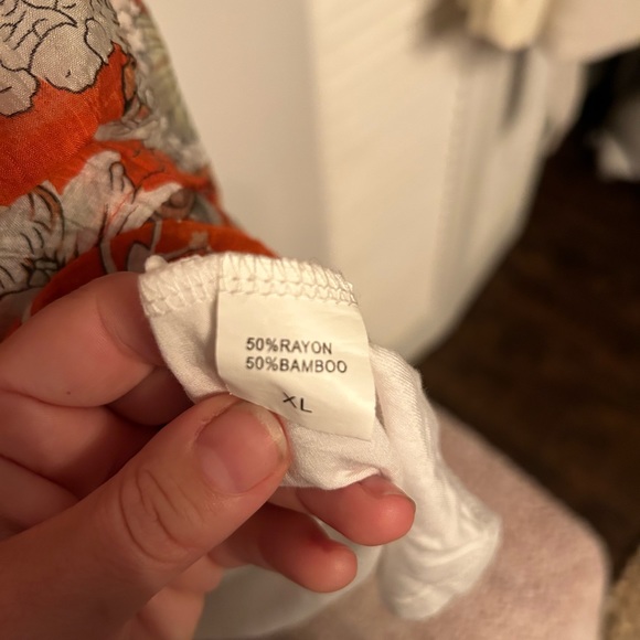 This is a Beautiful floral🌼 orange and white  print, midi dress size XL - Picture 10 of 11